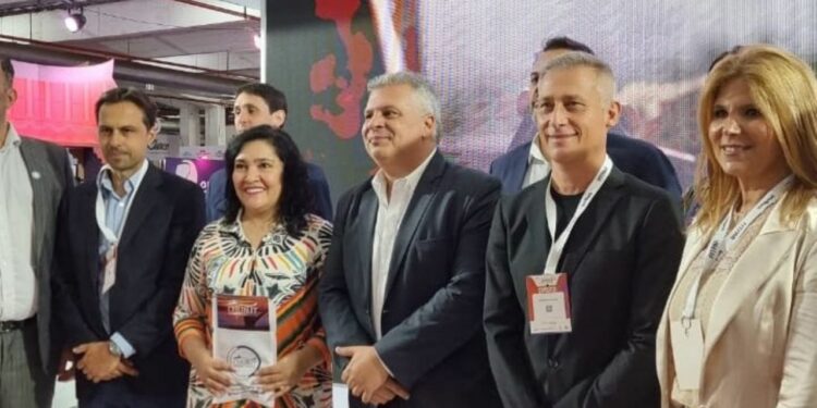 Carlos Paz presente en la feria de turismo de Paraguay