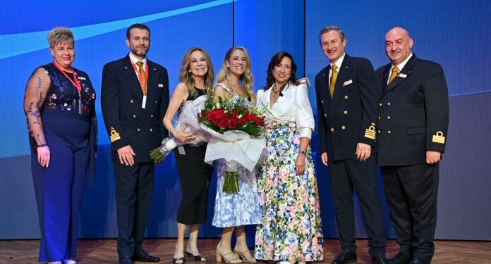 Carnival Cruise Line celebra el bautizo del crucero Carnival Celebration en Miami