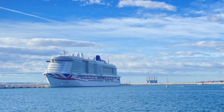 Casi 13.000 cruceristas harán escala en Alicante en la primera semana de noviembre