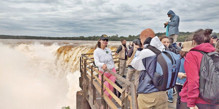 Cataratas cumple 11 años como maravilla mundial