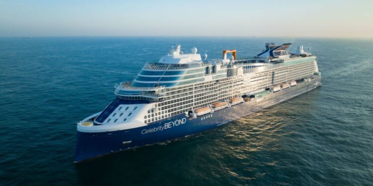 Celebrity Beyond demuestra una nueva manera de viajar en crucero - copy-of-cel-by-drone-aerial-3-2