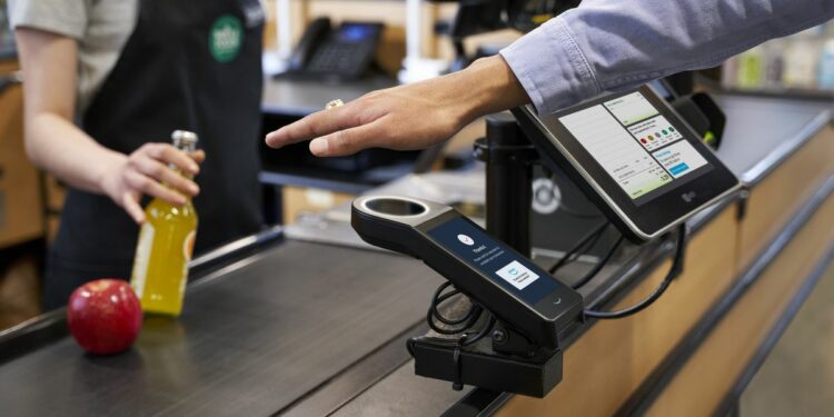 Clientes de Whole Foods en Dallas pueden pagar sus compras con la palma de su mano