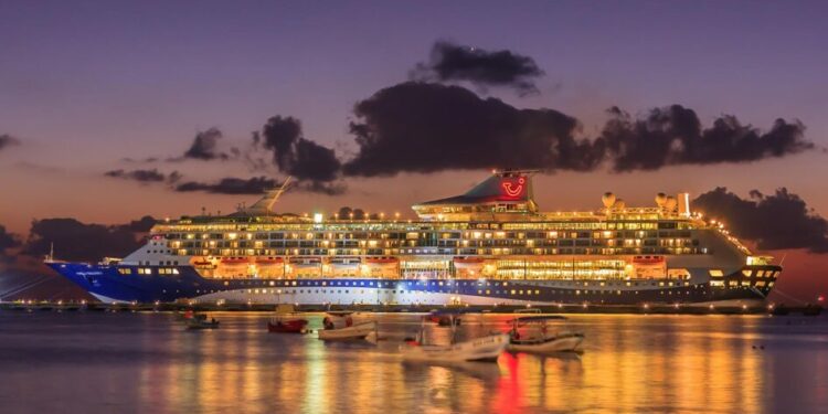 Llegada de Crucero Britanico Inicia la Temporada Alta del Turismo en Cuba