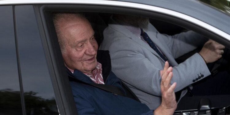 Corinna asegura que Don Juan Carlos volvía de sus viajes con "bolsas llenas de efectivo" de forma habitual