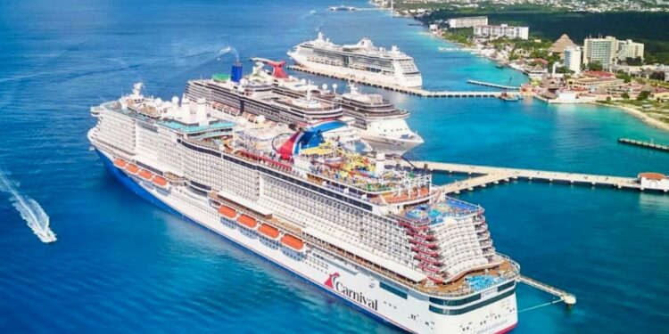 Cozumel recibe al crucero Carnival Celebration con más de 5 mil pasajeros