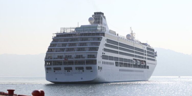 Crucero Seven Seas Mariner arriba a Acapulco