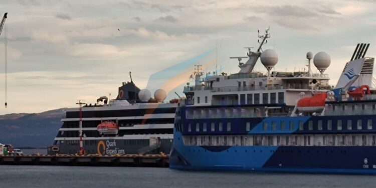 Crucero antártico retornó a Ushuaia al sufrir trágico accidente en el que murieron 2 turistas