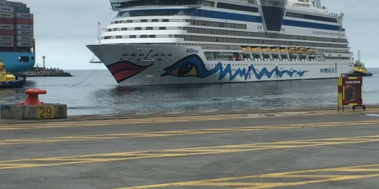 Crucero arriba a DP World San Antonio con pasajeros contagiados de Covid-19