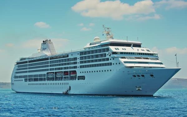 Crucero con escala original en DP World San Antonio arriba al Puerto de Valparaíso