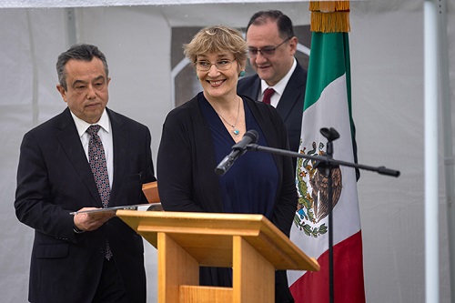 Magdalena Plebanski, Mexicana Distinguida en el extranjero, ofrece 5 becas completas de doctorado a científicas y científicos mexicanos