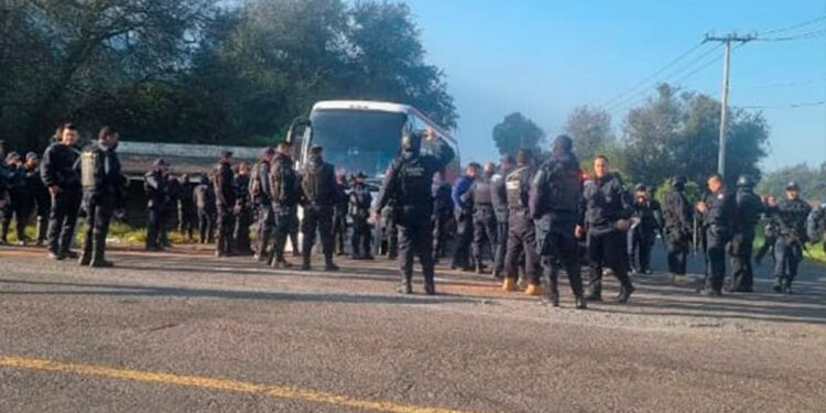 Despliegan operativo en cruceros de la región Uruapan