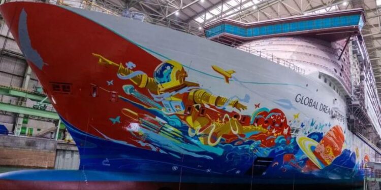 Disney compra el ‘Global Dream’, uno de los cruceros más grandes del mundo