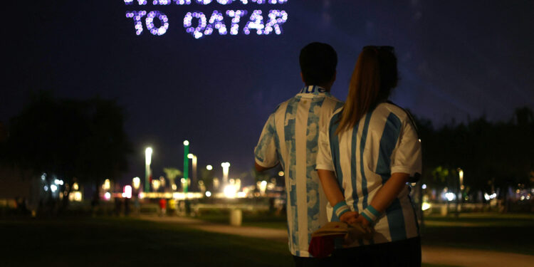 Qatar ha gastado generosamente para asegurar que el torneo sea un éxito, construyendo siete estadios, un aeropuerto ampliado y docenas de hoteles (REUTERS/Pedro Nunes)