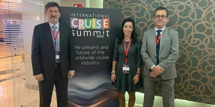 Miembros del Puerto de Cartagena en la 'International Cruise Summit'.
