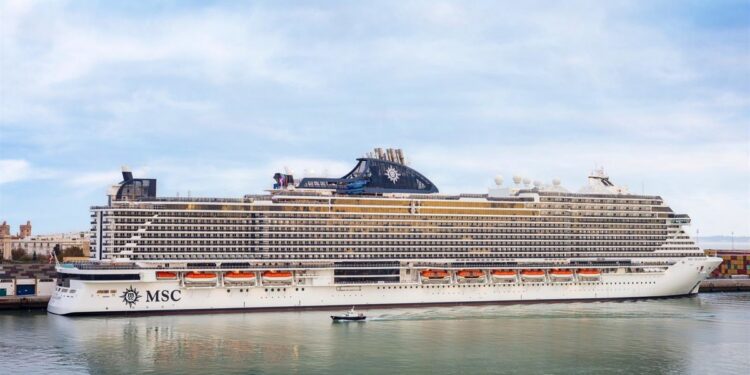 El crucero MSC Seascape atraca por primera vez en el Puerto de Cádiz dentro de su viaje preinaugural