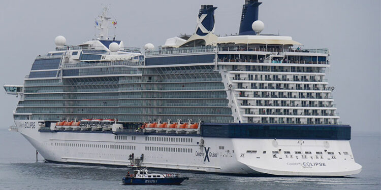 El crucero “Seven Seas Mariner” decidió no atracar en San Antonio por paro portuario