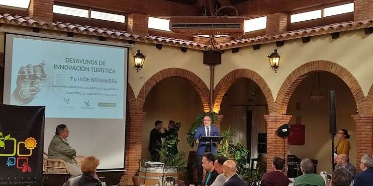 2022-desayuno-innovacion-turistica4.jpeg