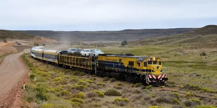El tren busca atraer al mercado valletano a través de agentes de viajes