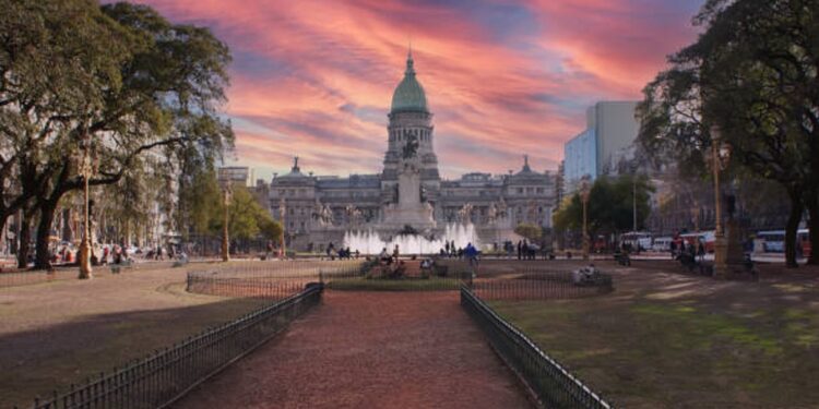 En 2022 Argentina recibió 21% más mexicanos que en 2019