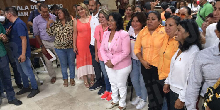 Espera la alcaldesa de Acapulco hacer otro viaje a Florida para buscar la llegada de cruceros