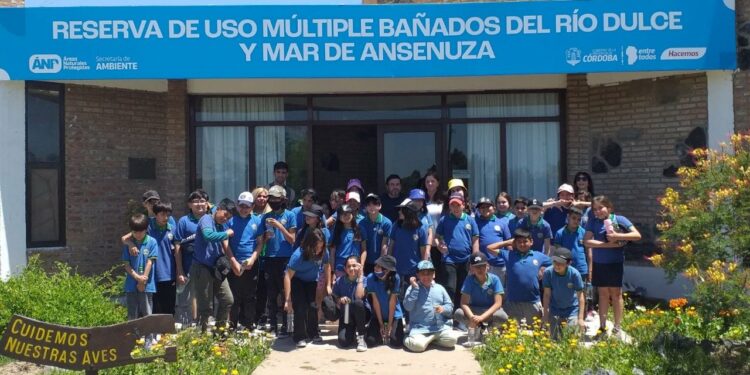 Estudiantes de escuelas municipales ahora pueden hacer viajes educativos al interior de Córdoba > Municipalidad de Córdoba