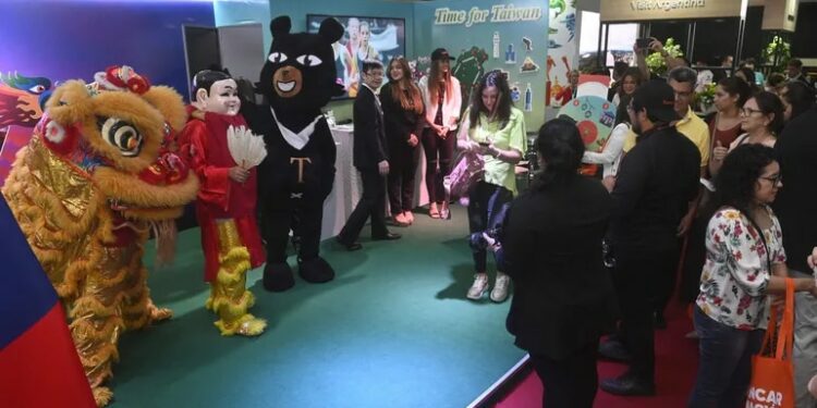 Feria Internacional de Turismo (Fitpar) expone la oferta de viajes al interior y el exterior - Viajes