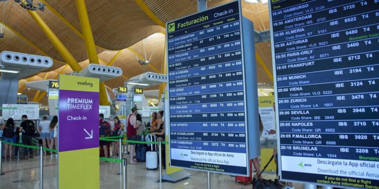 Iberia admite que los impuestos en aviación repercutirán en el cliente y pide eliminar la mascarilla a bordo