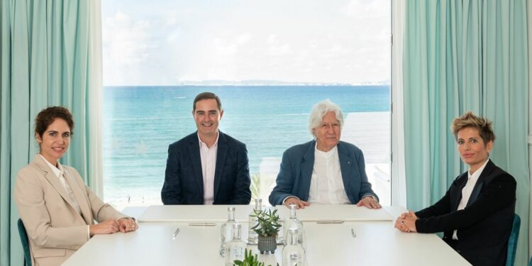 Iberostar e IHG firman una alianza estratégica