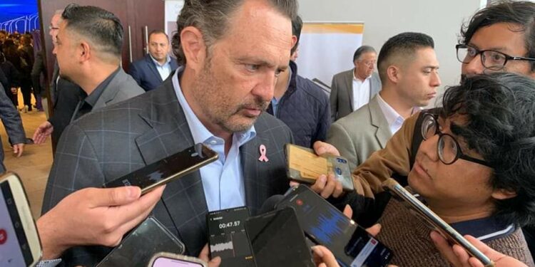 Impuesto del 1.5% a aplicaciones de viajes hará más competitivos a los taxistas: Kuri – Códice Informativo