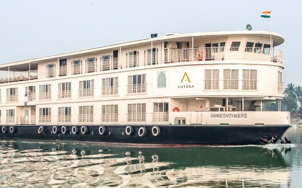 India lanza crucero fluvial más largo del mundo
