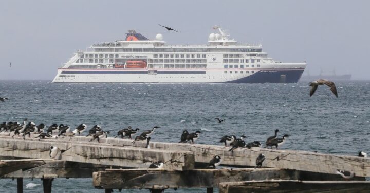 Intensa jornada de cruceros: uno recala en Punta Arenas y cuatro en Williams