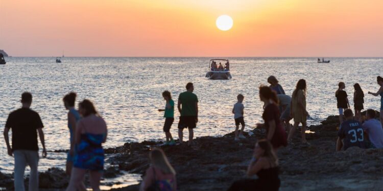 La Costa del Sol y de la Luz, entre los destinos con mayores crecimientos en ingresos turísticos este verano de España
