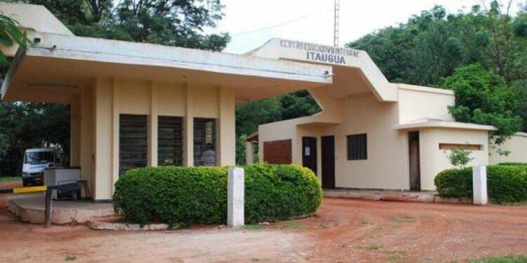 La Nación / Confirman fuga de dos internos del Centro Educativo Itauguá