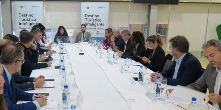 La Región acelera el impulso de la inteligencia turística y será una de las primeras comunidades en disponer de información 360º del destino