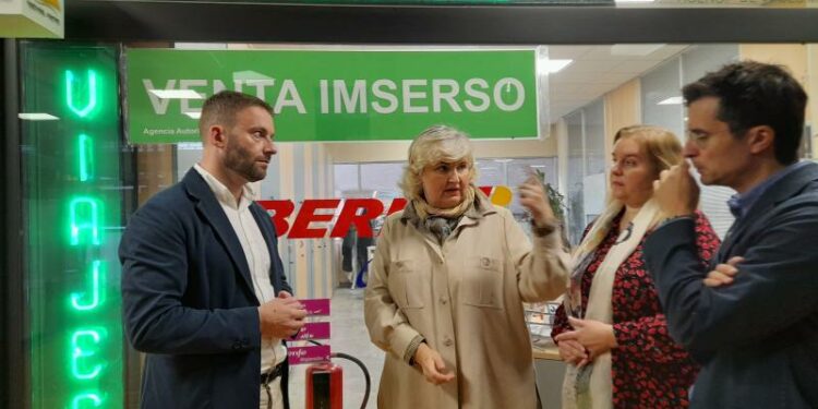 La Xunta apoya a 15 agencias de viaje de las comarcas de Santiago, Barbanza y Costa da Morte con más de 110.000 € para ayudar al desarrollo de sus actividades