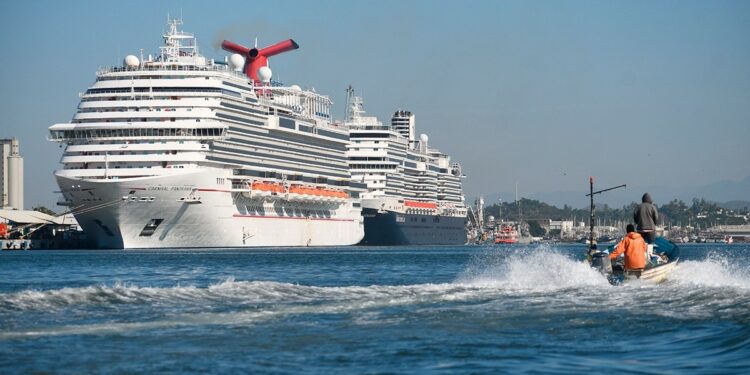 La estancia de cruceros favorece la economía en Mazatlán