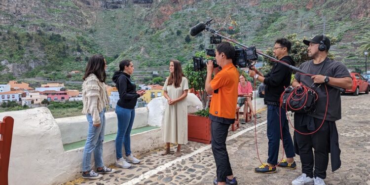 La televisión japonesa graba un programa de viajes en La Gomera
