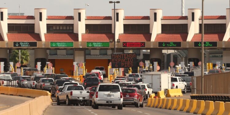 Laredo busca cruce ágil para viajes de shopping por Black Friday