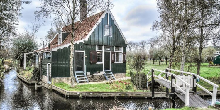 Una de las casas de Zaanse Schans [Foto: skitterfoto/pixabay]
