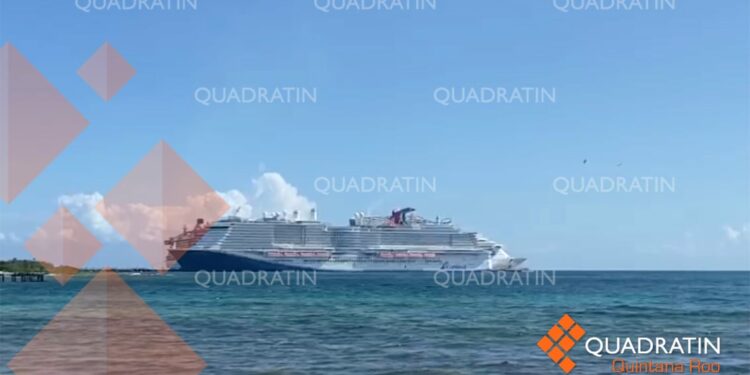 Llega a Mahahual crucero de lujo italiano