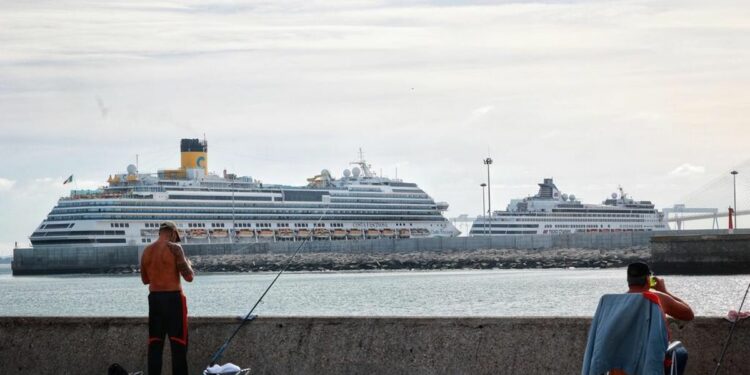 Los cruceros gastarán hoy en Cádiz medio millón de euros