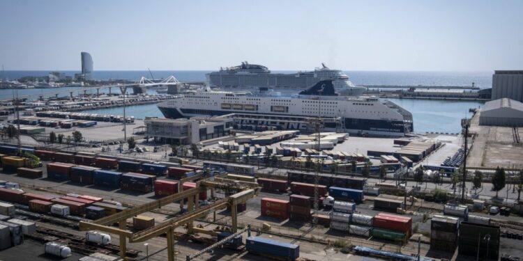 Los cruceros que más contaminen pagarán más impuestos