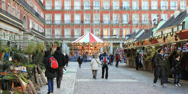 Mercadillo de Navidad de la Plaza Mayor de Madrid.