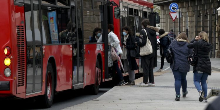 Los viajes en autobús en A Coruña crecen un 18 % con la rebaja de la tarifa