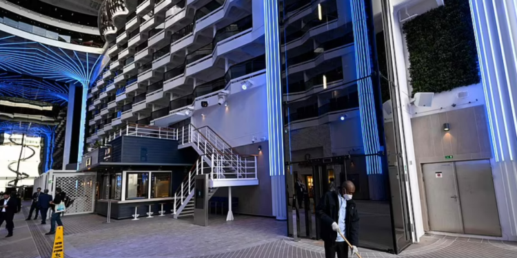 MSC Cruises, investigada por la explotación de trabajadores cubanos, usa sus buques como hoteles en el Mundial de Fútbol de Qatar