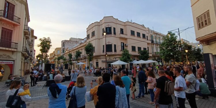 Mañana de actividades de la Asociación de Comerciantes “Zona Centro” para recibir al crucero Vasco de Gama