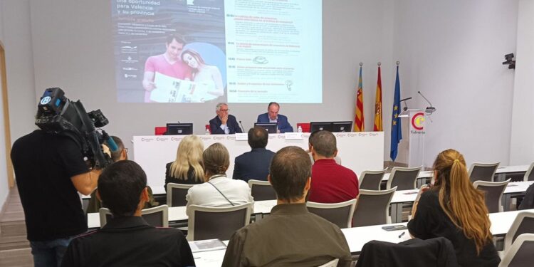 Municipios de Valencia participan en una jornada para ampliar la oferta de los cruceros