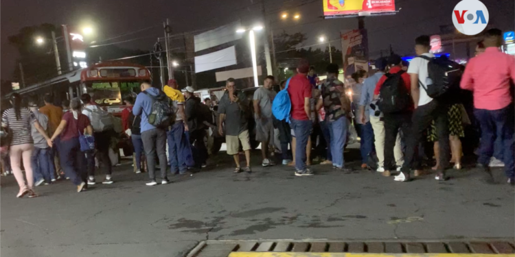 Nicaragüenses salen en viajes de turismo a Guatemala, muchos siguen hacia EEUU 