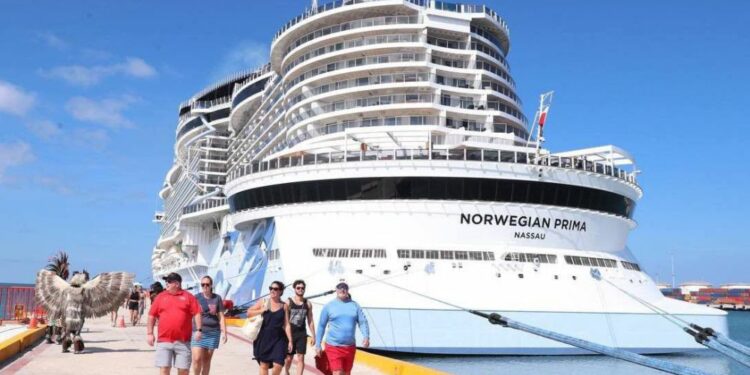 Progreso recibió al crucero Norwegian Prima