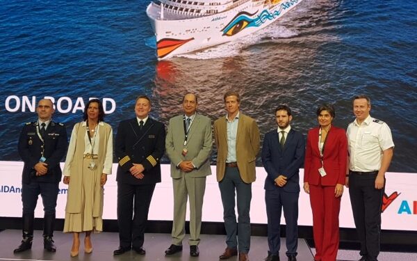 Puerto de Funchal inicia temporada de invierno con visita del AIDAnova